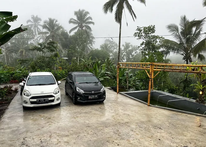 Di Kebun Lodge Blimbing (Bali)