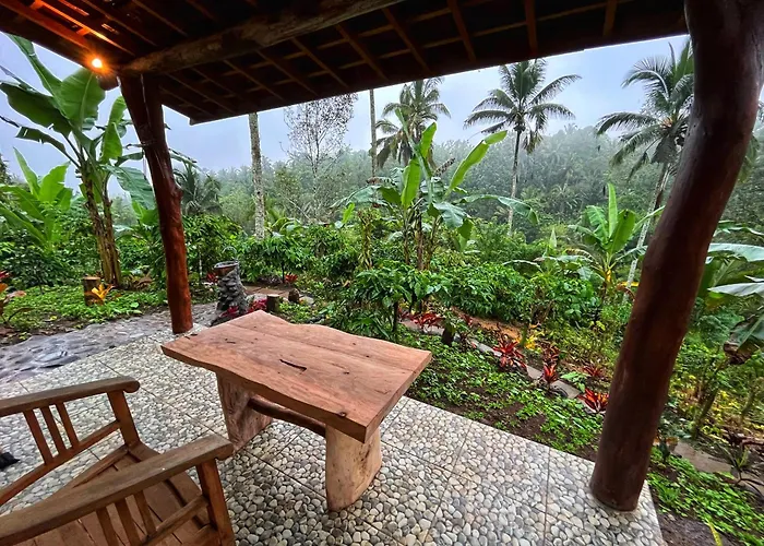 Di Kebun *