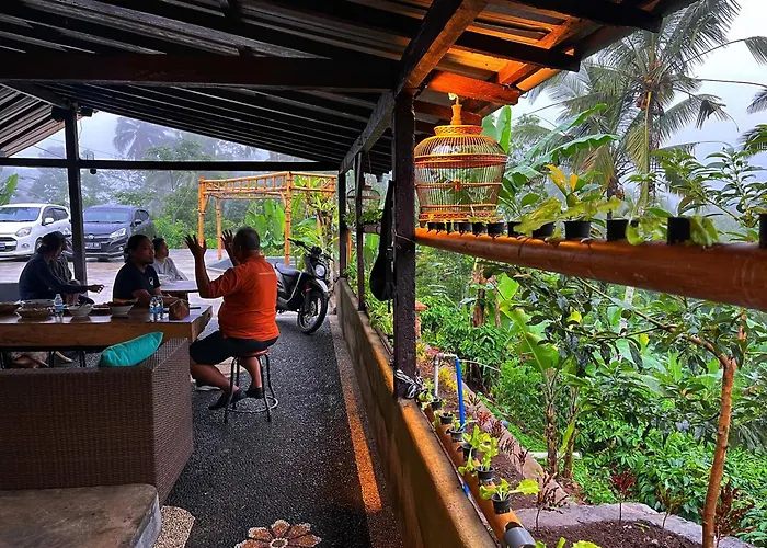 Di Kebun Blimbing (Bali)